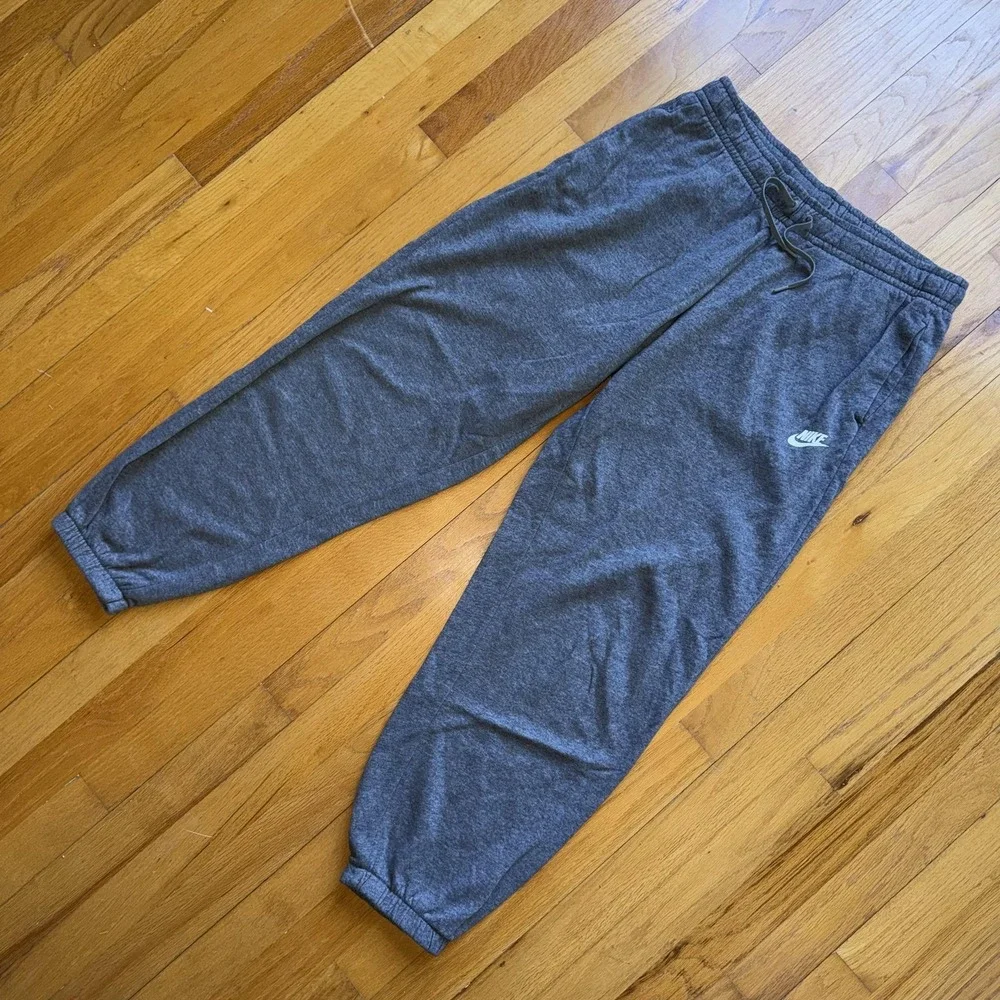 Nike Pants Mens M Gray Fleece Joggers‎ Sweatpants Swoosh Logo Pockets Athletic